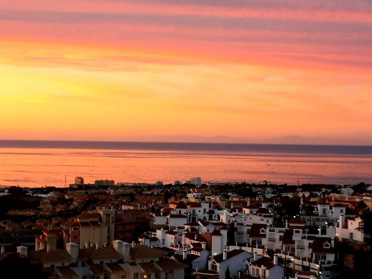 4 Bedroom Holiday Townhouse In Riviera Del Sol With Sea Views Sitio de Calahonda ภายนอก รูปภาพ